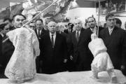 Преди и след поражението: как Хрушчов обиди художници на изложба в Манеж